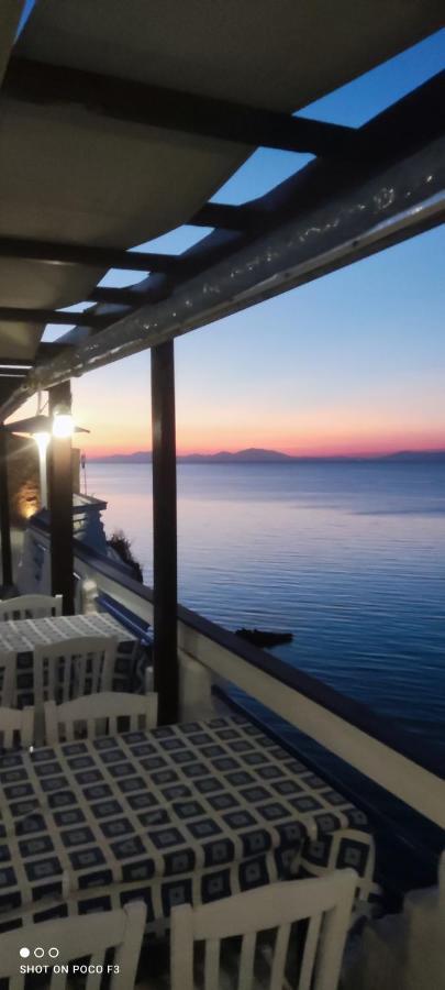Koralli Beach Niforeika Bagian luar foto